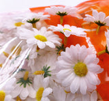 100 x künstliche weiße Gänseblümchen aus Stoff, Köpfe, Party, Hochzeit, Tischdekoration